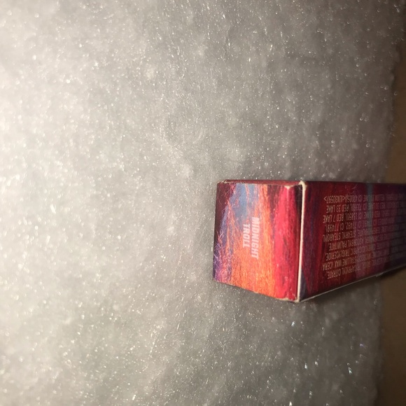 Collectable MAC Trolls Lipstick💄✨Limited Edition✨ - Picture 3 of 4